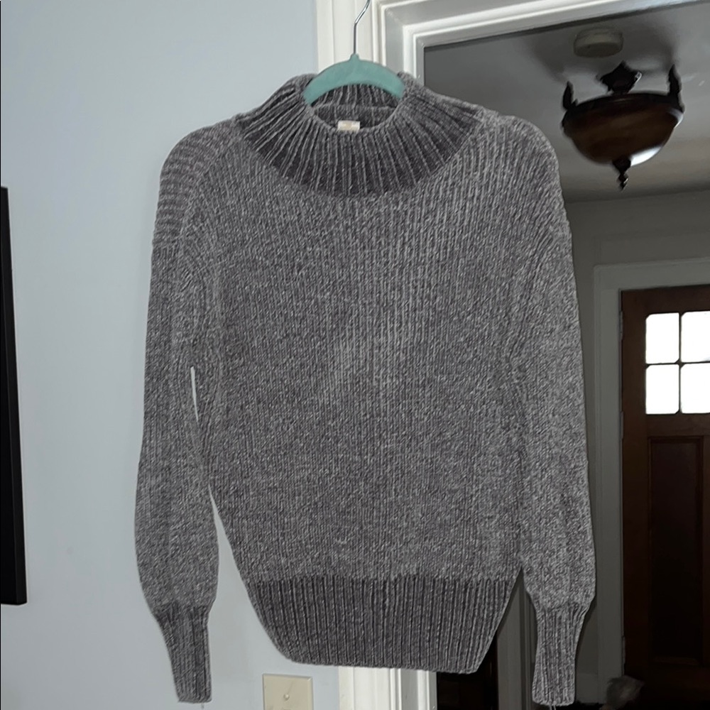 Gray Ribbed Women's Crew Neck Sweater